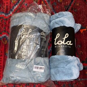 Lola Blankets